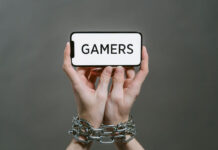 เล่นเกมแล้วปวดข้อมือเรื้อรัง: ทำไมไม่หายขาดสักที ทั้งที่พยายามพักแล้ว? เล่นเกมแล้วปวดข้อมือเรื้อรัง: ทำไมไม่หายขาดสักที ทั้งที่พยายามพักแล้ว?